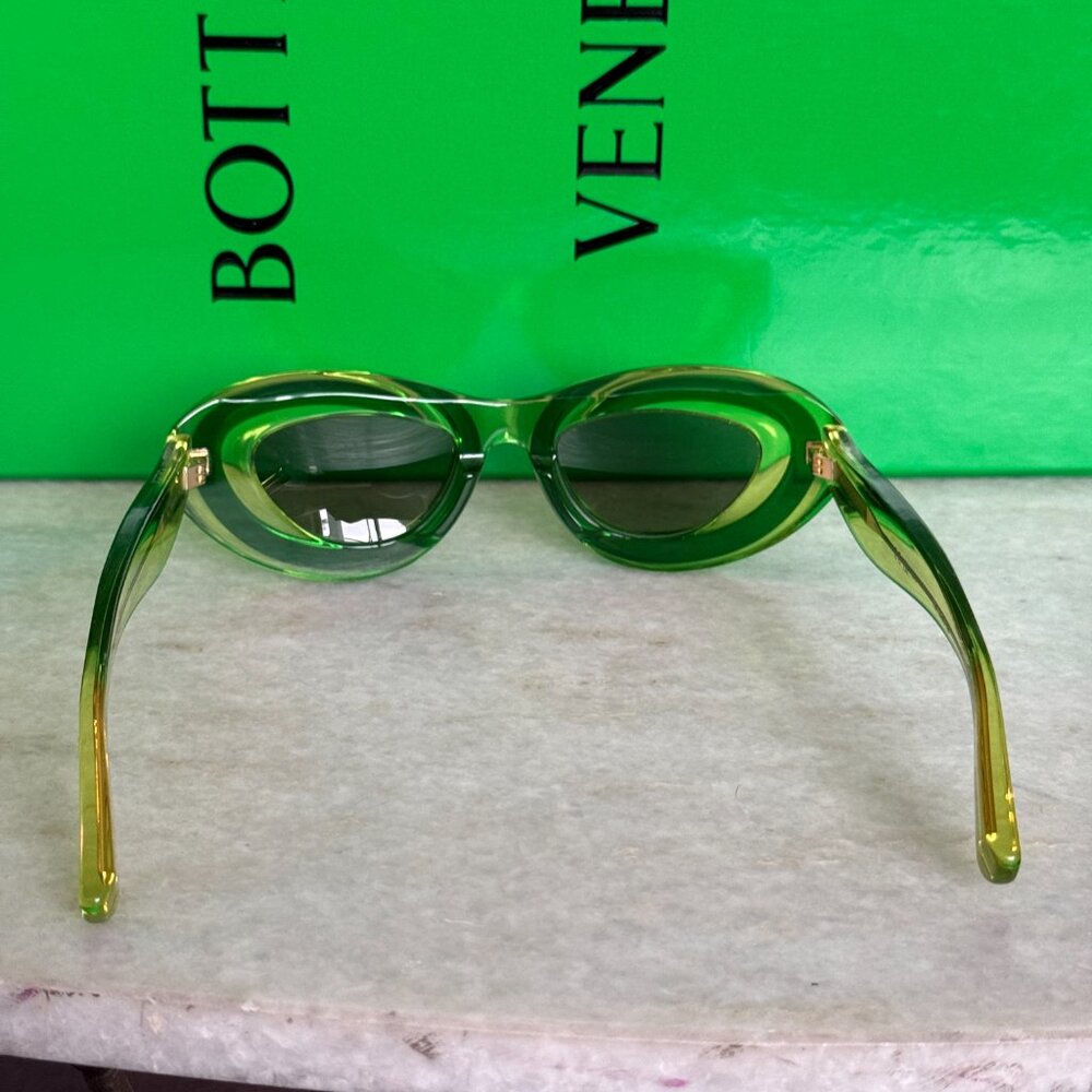 BOTTEGA VENETA Women's Green Cat Eye Sunglasses 703244 - Picture 9 of 16